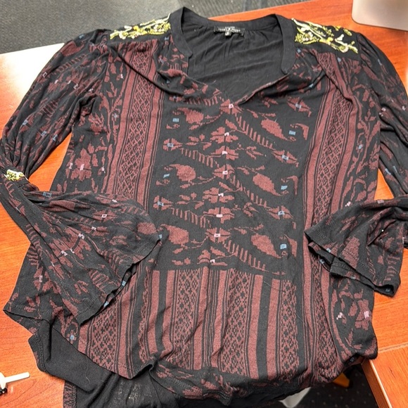 Lucky brand top S // 052107 - Picture 1 of 2